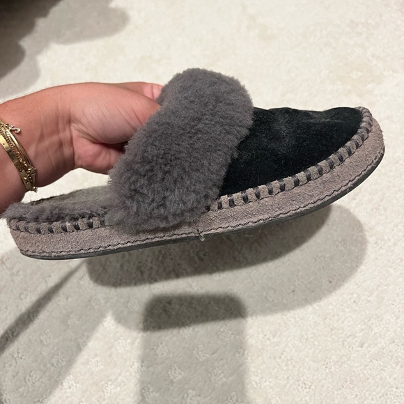 UGG SLIPPERS - Picture 5 of 6